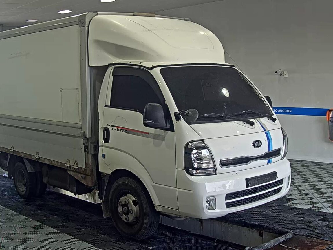 KIA THE NEW BONGO III CARGO WING BODY 1.2 TON ELECTRIC 2020 - zdjęcie 2