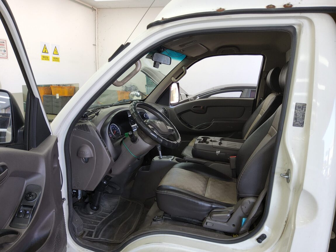 HYUNDAI PORTER II CRDi STANDARD CAB EXTRA LONG WHEELBASE STYLE 2019 - zdjęcie 10