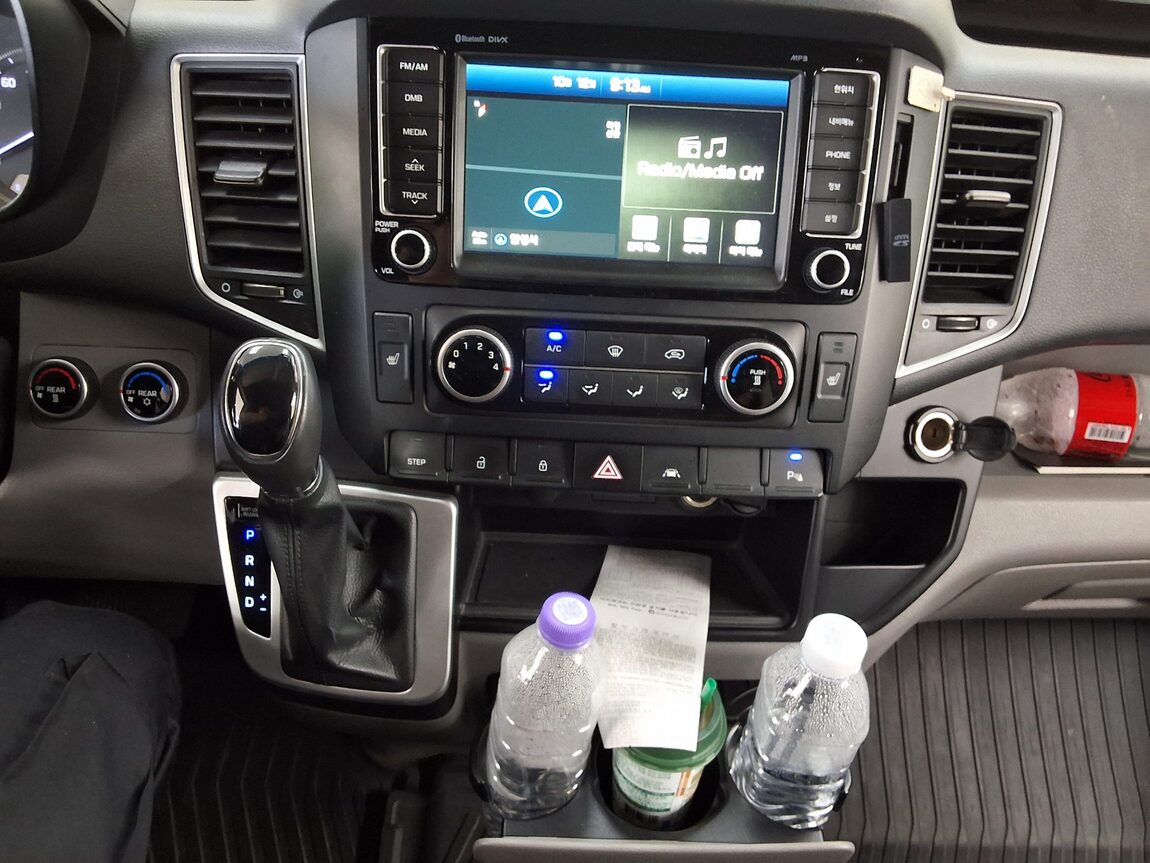 HYUNDAI SOLATI 15-SEATER LUXURY 2020 - zdjęcie 23