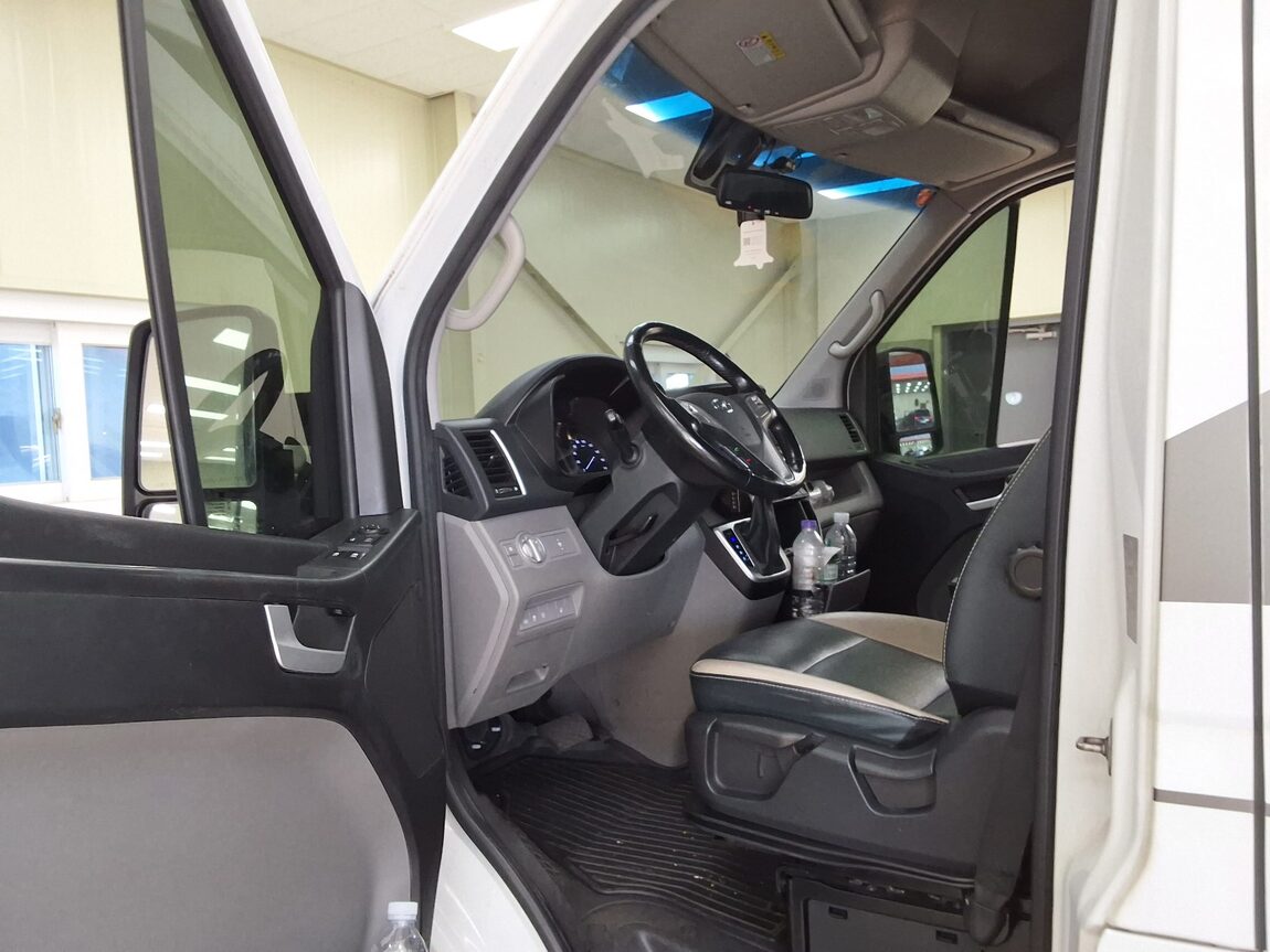 HYUNDAI SOLATI 15-SEATER LUXURY 2020 - zdjęcie 11