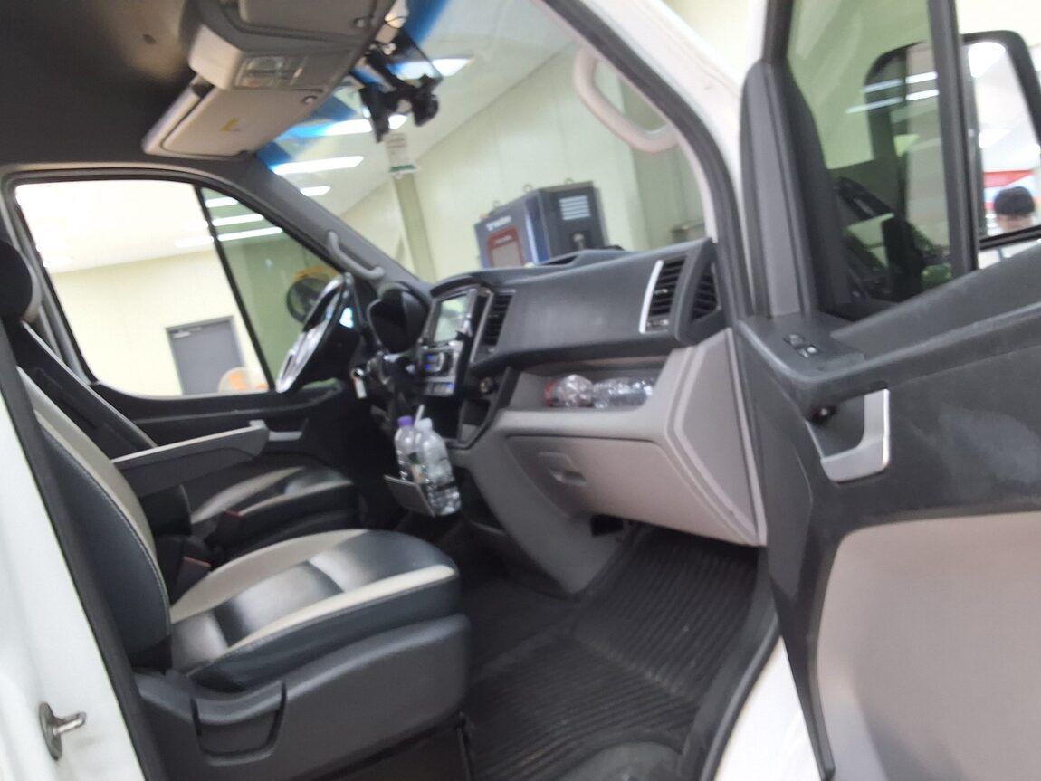 HYUNDAI SOLATI 15-SEATER LUXURY 2020 - zdjęcie 14