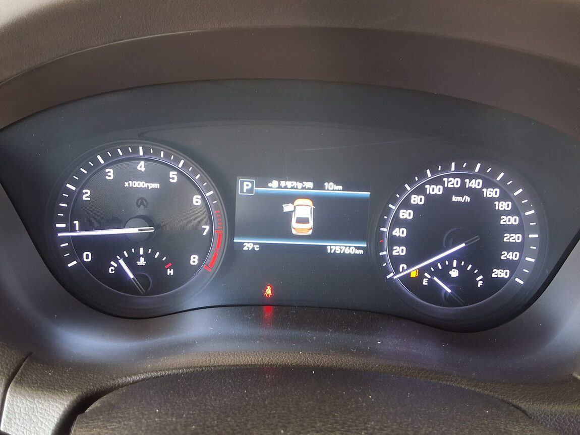 GENESIS G80 3.3 GDi AWD LUXURY 2017 - zdjęcie 9
