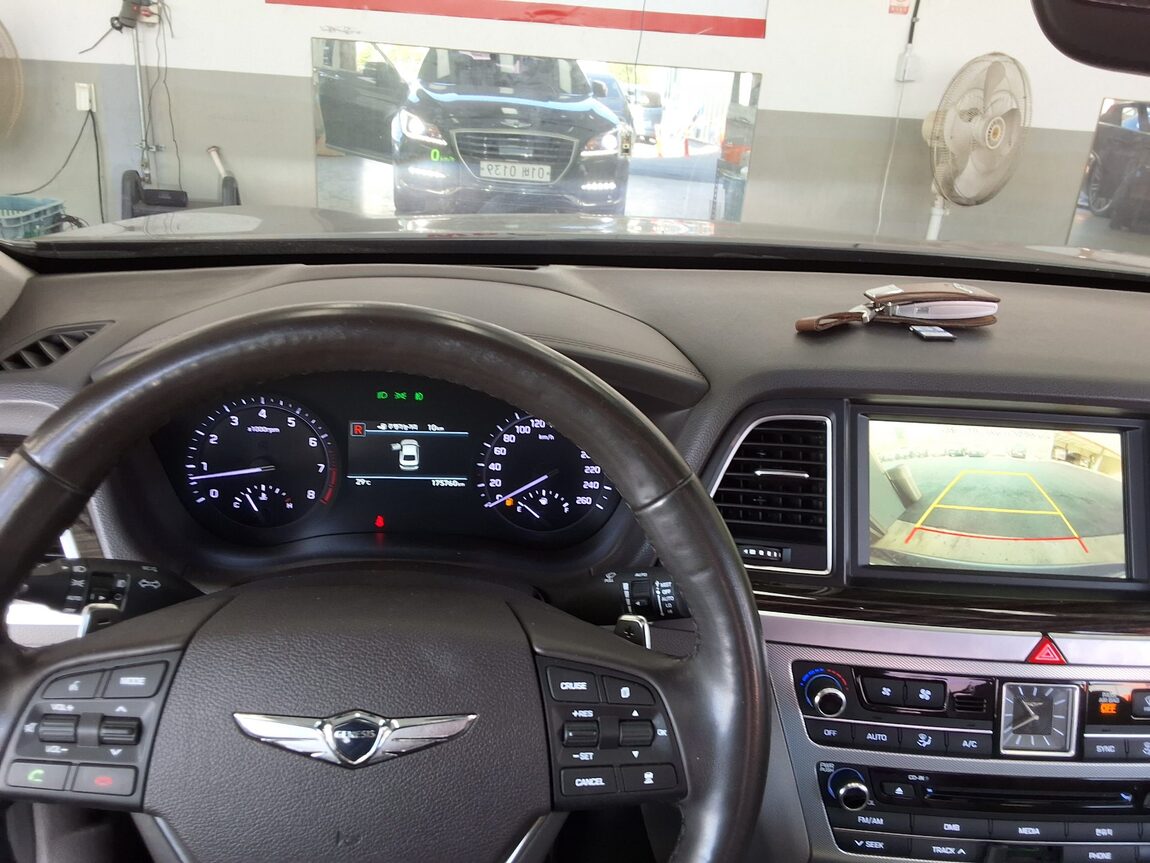 GENESIS G80 3.3 GDi AWD LUXURY 2017 - zdjęcie 18