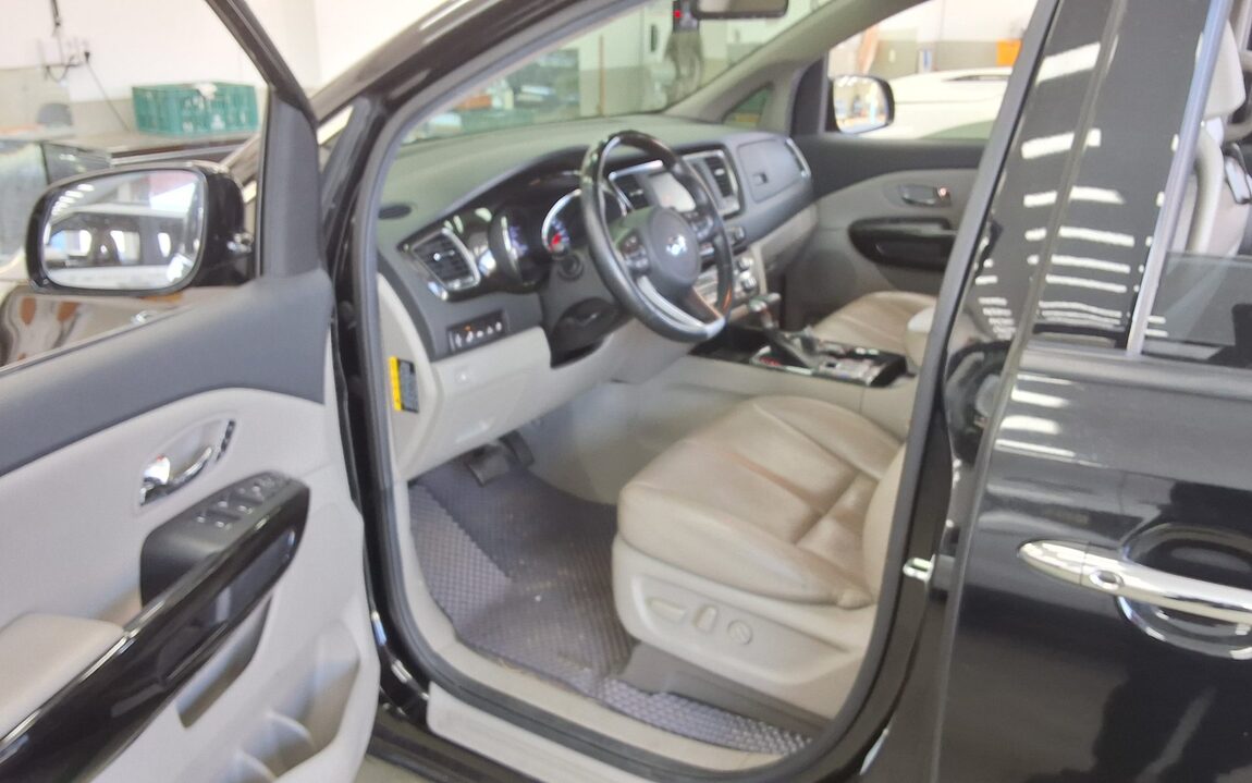 KIA THE NEW CARNIVAL 9-SEATER DIESEL NOBLESSE SPECIAL 2019 - zdjęcie 10