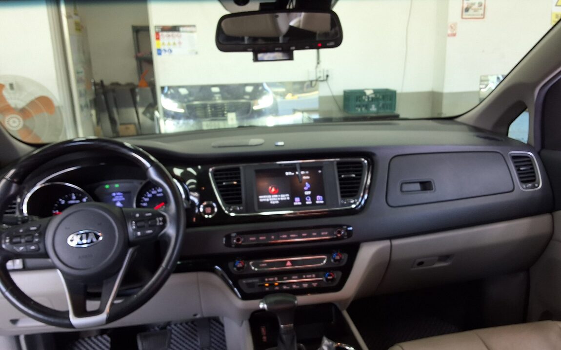 KIA THE NEW CARNIVAL 9-SEATER DIESEL NOBLESSE SPECIAL 2019 - zdjęcie 11