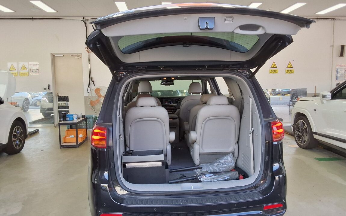 KIA THE NEW CARNIVAL 9-SEATER DIESEL NOBLESSE SPECIAL 2019 - zdjęcie 15