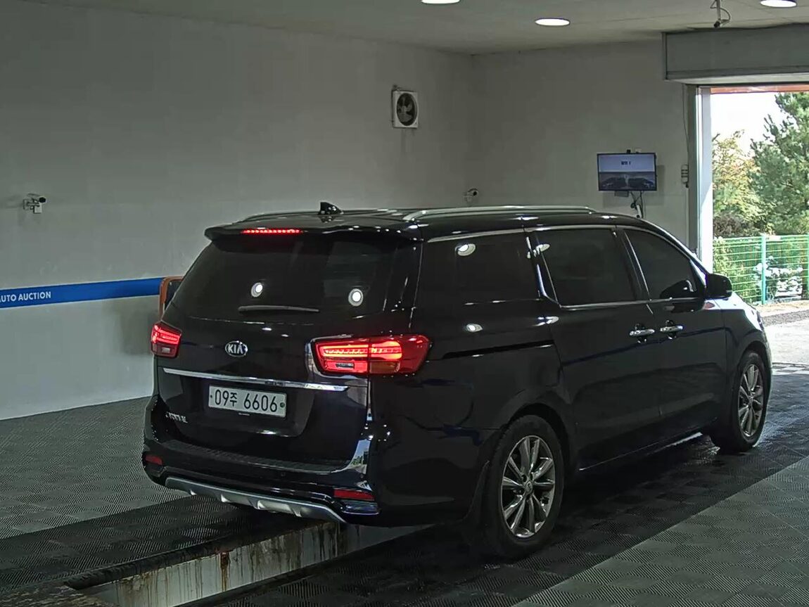KIA THE NEW CARNIVAL 9-SEATER DIESEL NOBLESSE SPECIAL 2019 - zdjęcie 5