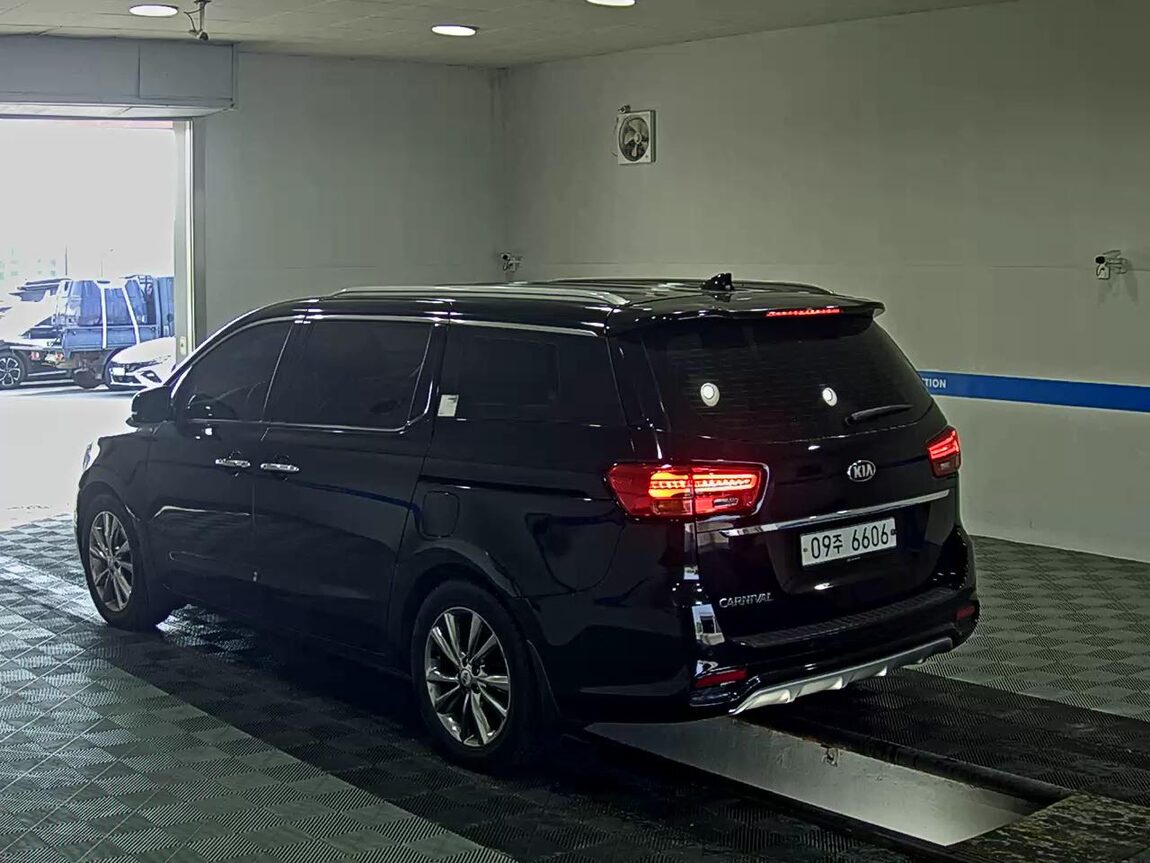 KIA THE NEW CARNIVAL 9-SEATER DIESEL NOBLESSE SPECIAL 2019 - zdjęcie 6