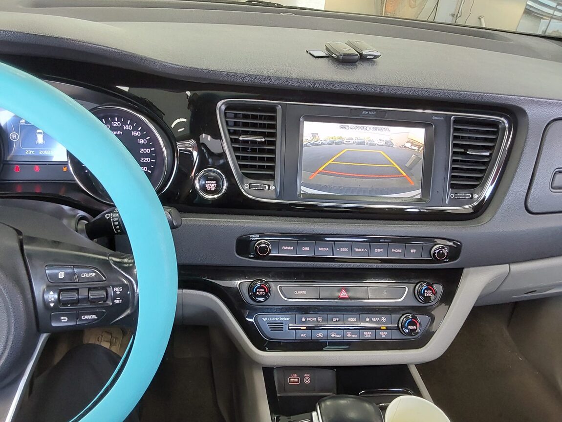 KIA ALL NEW CARNIVAL 9-SEATER DIESEL PRESTIGE 2017 - zdjęcie 17