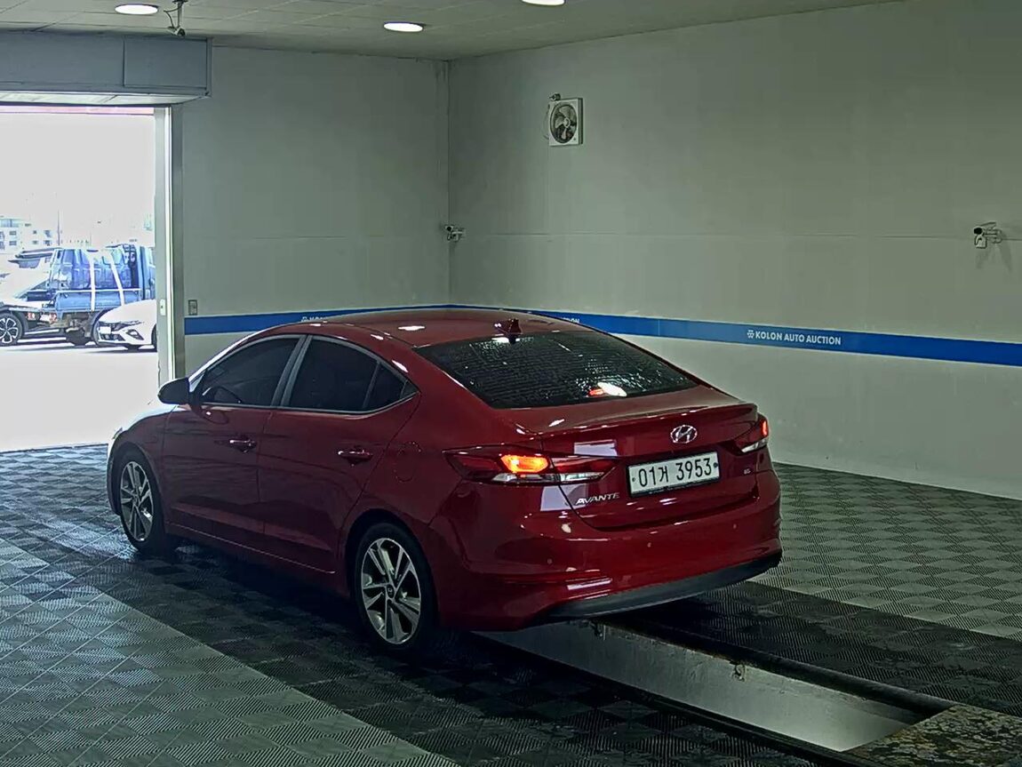 HYUNDAI AVANTE AD 1.6 GDi VALUE PLUS 2018 - zdjęcie 6