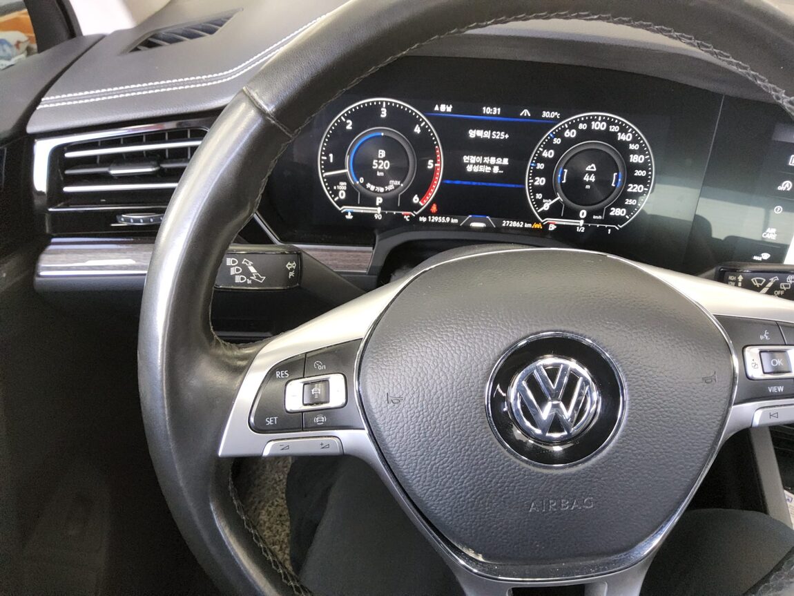 VOLKSWAGEN TOUAREG (3RD GEN) 3.0 TDI PREMIUM 2020 - zdjęcie 17