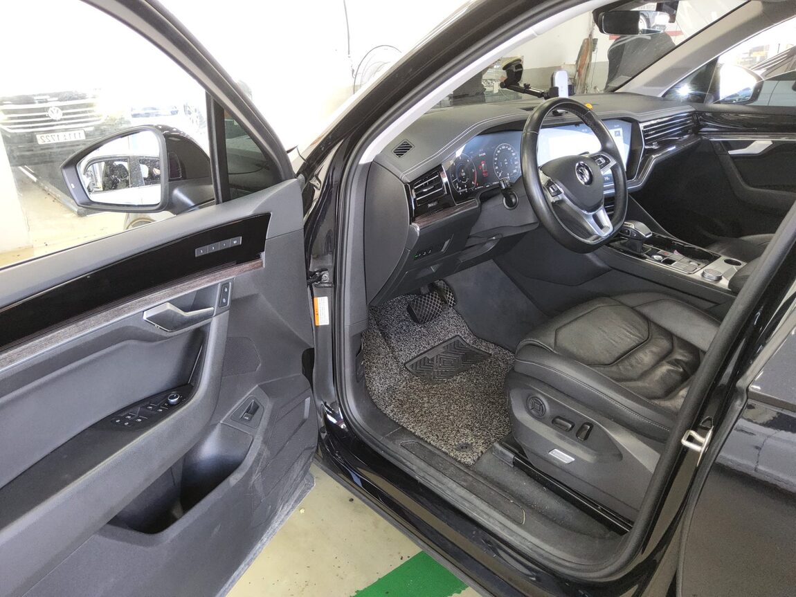 VOLKSWAGEN TOUAREG (3RD GEN) 3.0 TDI PREMIUM 2020 - zdjęcie 10