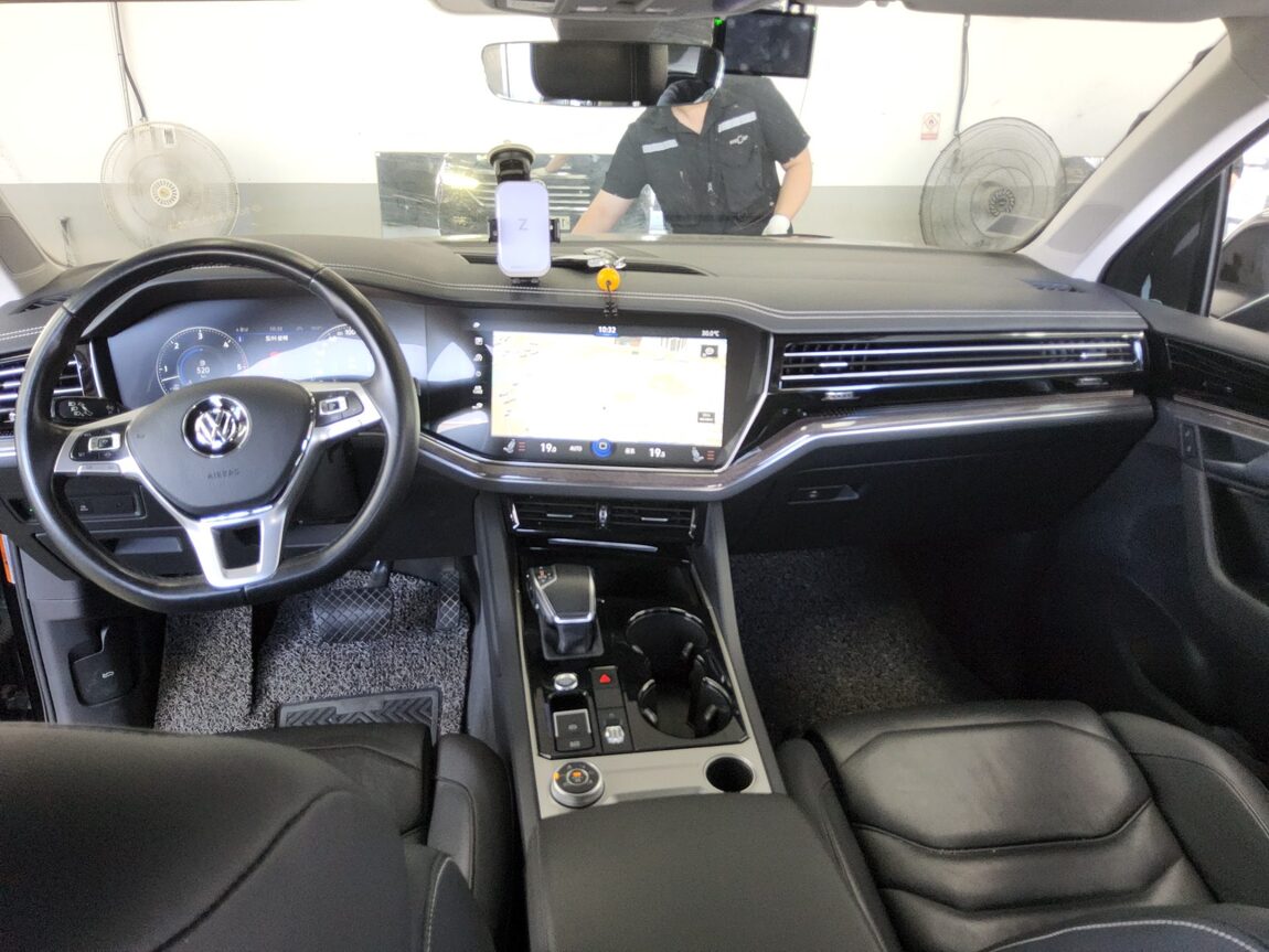 VOLKSWAGEN TOUAREG (3RD GEN) 3.0 TDI PREMIUM 2020 - zdjęcie 11