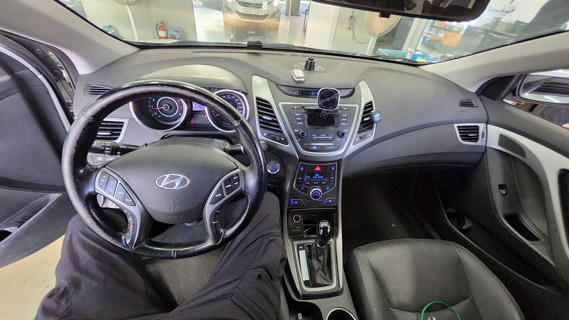 HYUNDAI THE NEW AVANTE MD 1.6 GDi MODERN 2014 - zdjęcie 11