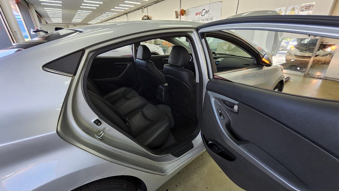 HYUNDAI THE NEW AVANTE MD 1.6 GDi MODERN 2014 - zdjęcie 13