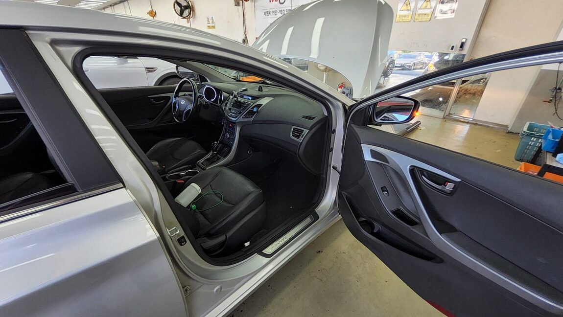 HYUNDAI THE NEW AVANTE MD 1.6 GDi MODERN 2014 - zdjęcie 14