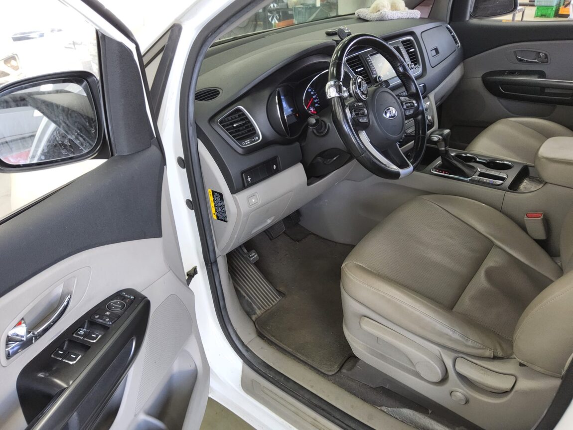 KIA THE NEW CARNIVAL 9-SEATER DIESEL LUXURY 2019 - zdjęcie 10