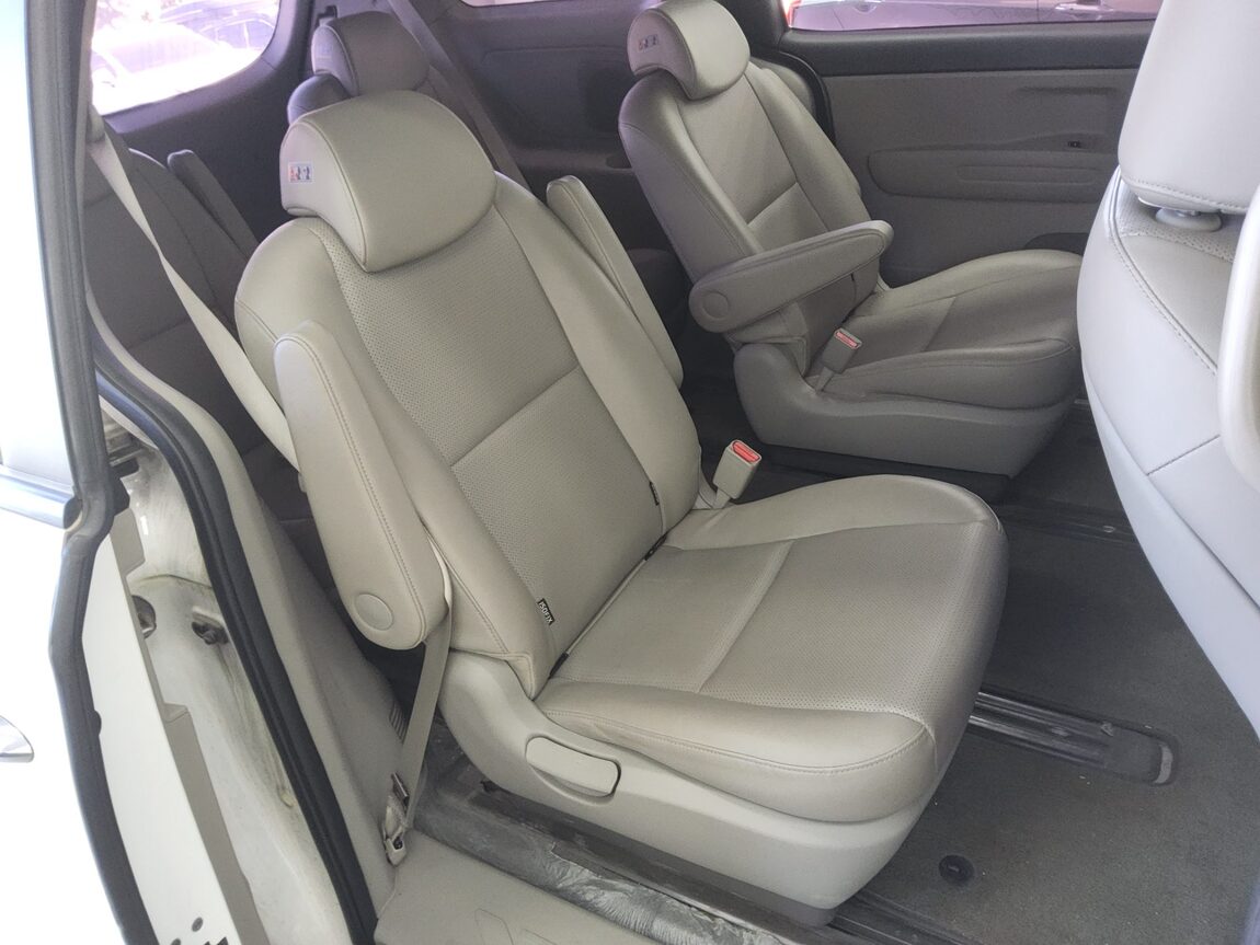 KIA THE NEW CARNIVAL 9-SEATER DIESEL LUXURY 2019 - zdjęcie 13