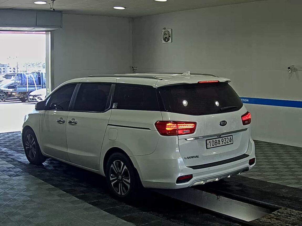 KIA THE NEW CARNIVAL 9-SEATER DIESEL LUXURY 2019 - zdjęcie 6