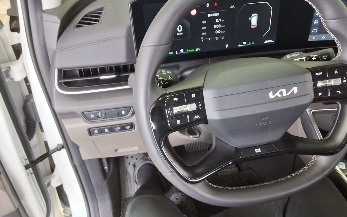 KIA THE NEW CARNIVAL HYBRID (KA4) 1.6 HEV 9-SEATER NOBLESSE 2025 - zdjęcie 17