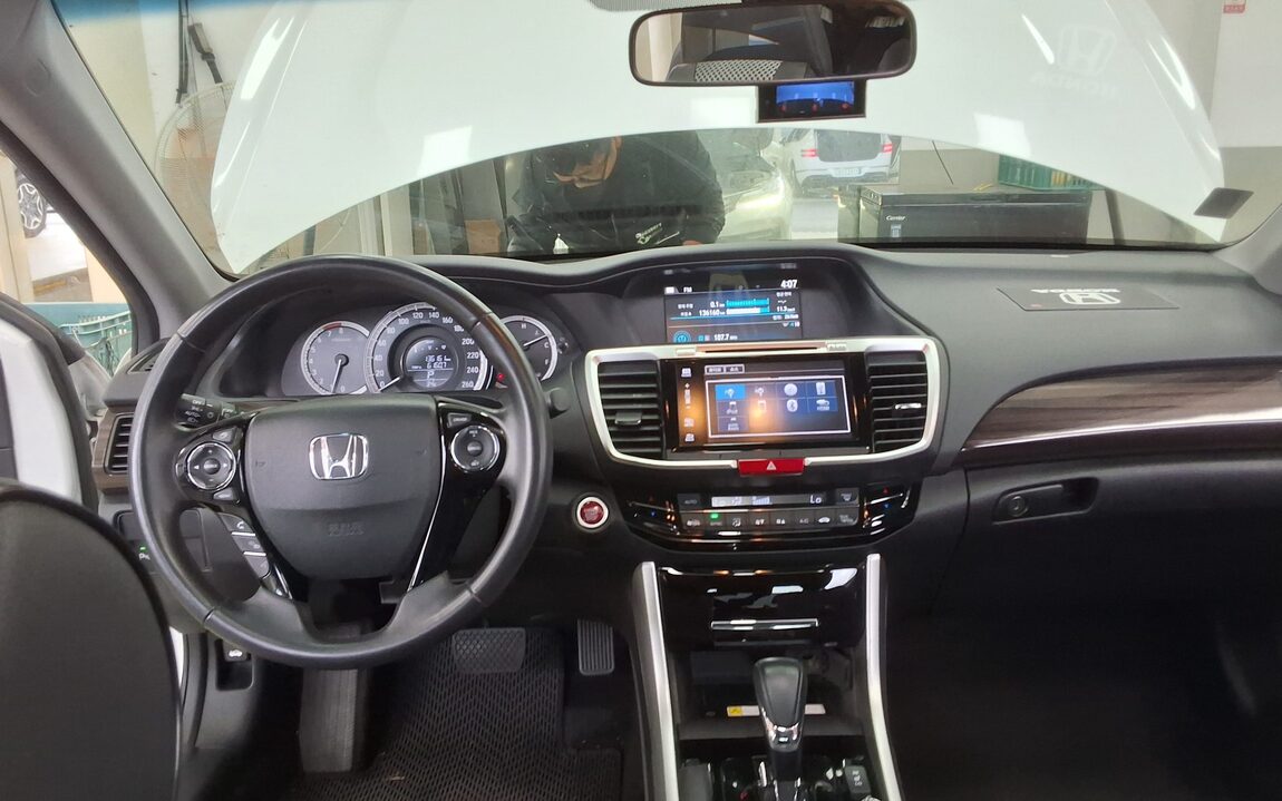 HONDA ACCORD (9TH GEN) 2.4 EX-L 2017 - zdjęcie 11