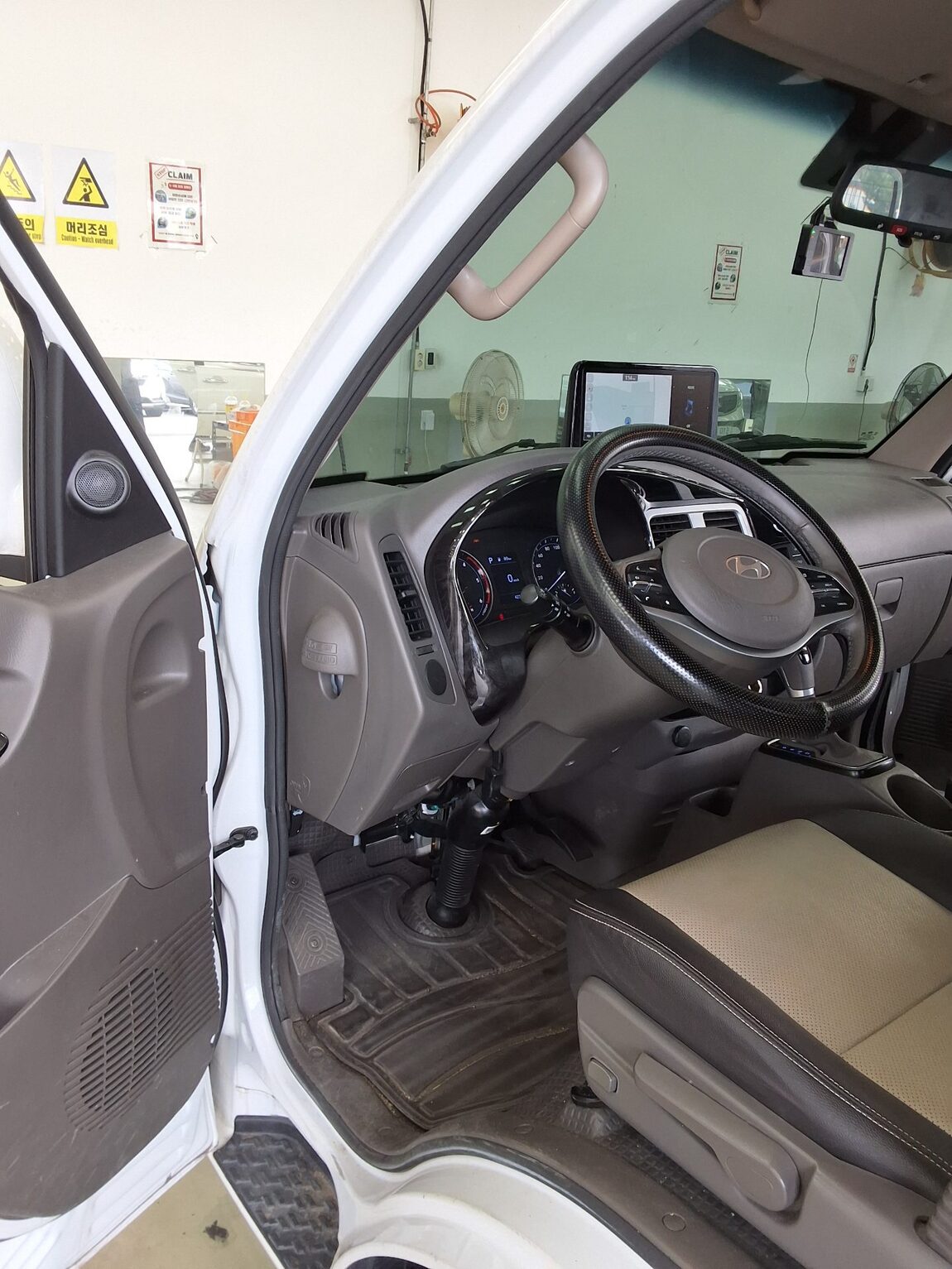 HYUNDAI PORTER II LPG SUPER CAB EXTRA LONG WHEELBASE PREMIUM 2024 - zdjęcie 10