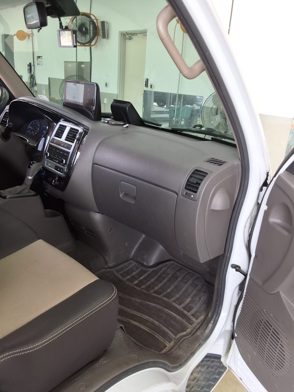 HYUNDAI PORTER II LPG SUPER CAB EXTRA LONG WHEELBASE PREMIUM 2024 - zdjęcie 12