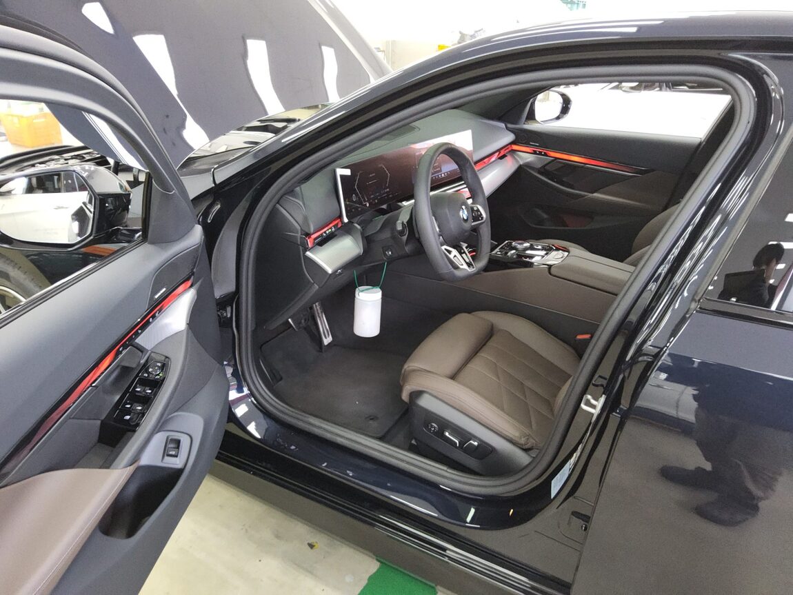BMW 5 SERIES (8TH GEN) 520i M SPORT PACK 2026 - zdjęcie 10
