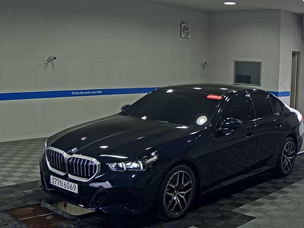 BMW 5 SERIES (8TH GEN) 520i M SPORT PACK 2026 - zdjęcie 2