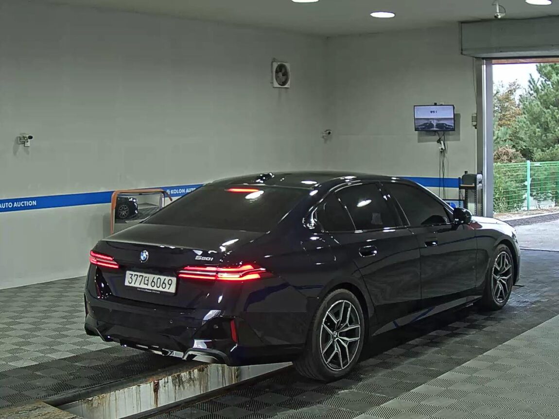 BMW 5 SERIES (8TH GEN) 520i M SPORT PACK 2026 - zdjęcie 5