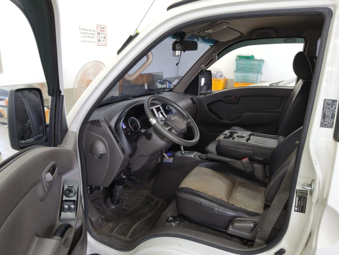 HYUNDAI PORTER II HIGH-ROOF FREEZER BOX TRUCK SUPER CAB TWIN COMPRESSOR 2019 - zdjęcie 10
