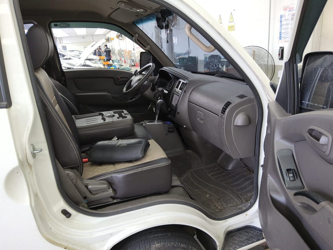 HYUNDAI PORTER II HIGH-ROOF FREEZER BOX TRUCK SUPER CAB TWIN COMPRESSOR 2019 - zdjęcie 12