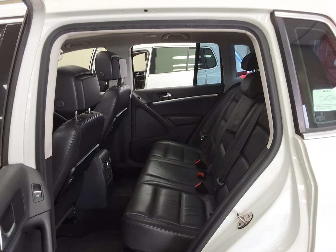 VOLKSWAGEN TIGUAN 2.0 TDI BLUEMOTION PREMIUM 2016 - zdjęcie 13