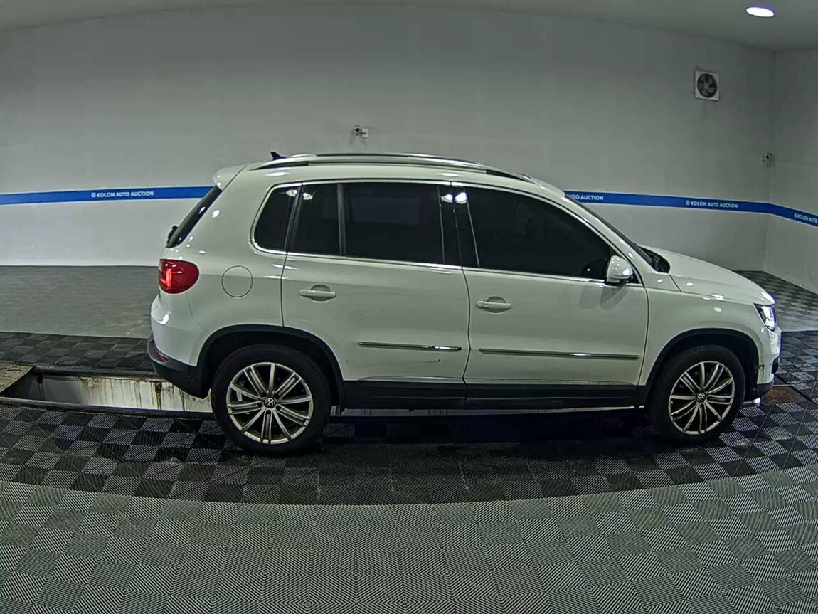 VOLKSWAGEN TIGUAN 2.0 TDI BLUEMOTION PREMIUM 2016 - zdjęcie 4