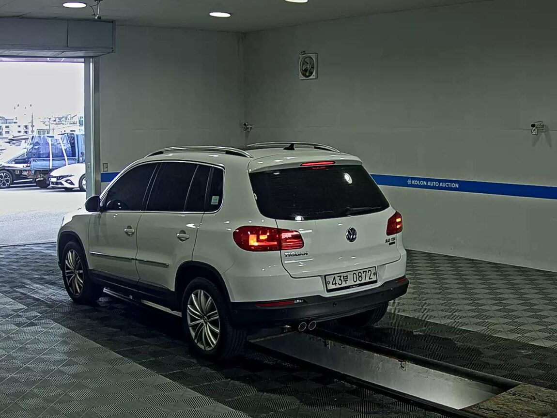 VOLKSWAGEN TIGUAN 2.0 TDI BLUEMOTION PREMIUM 2016 - zdjęcie 6