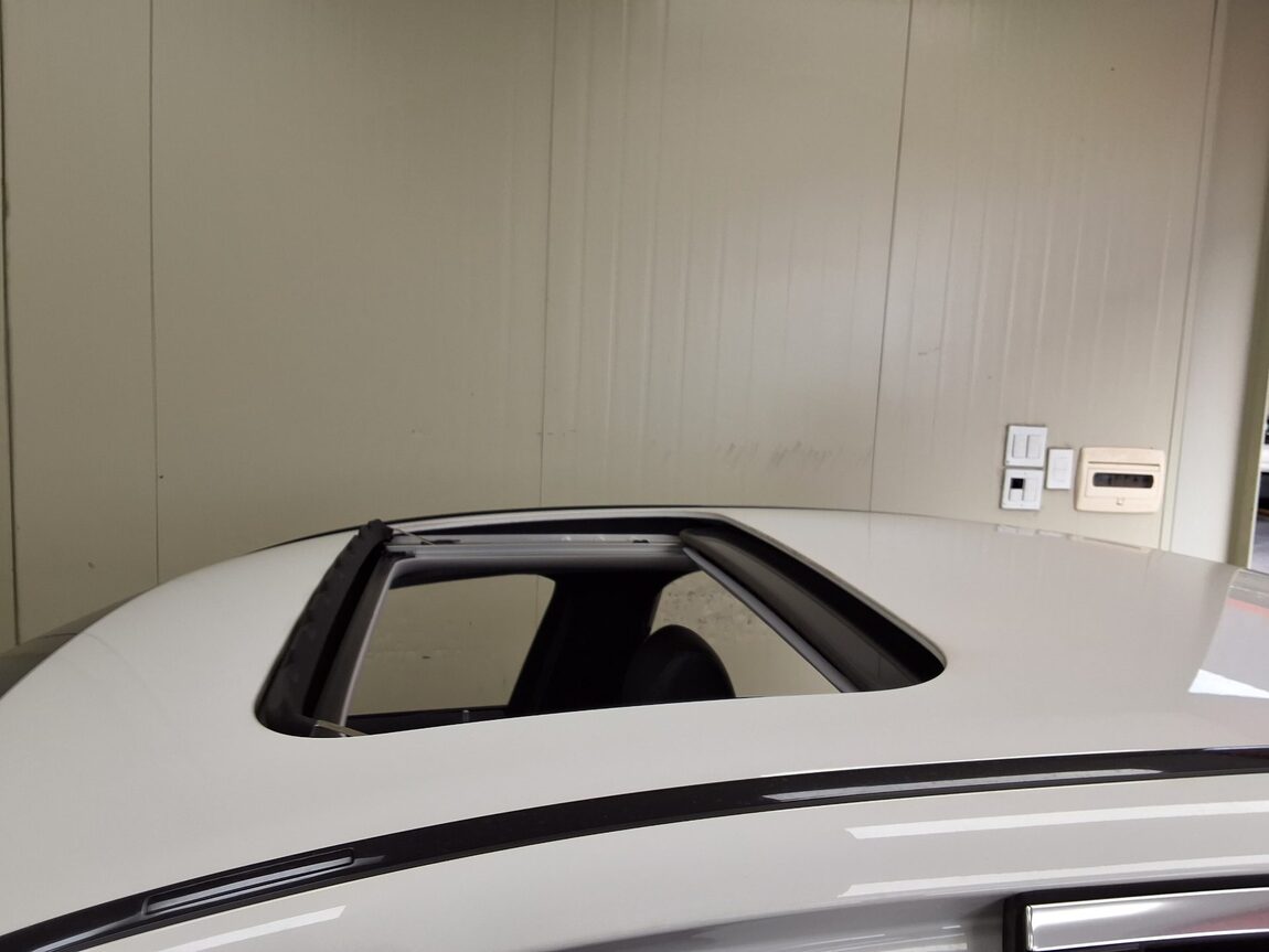 MERCEDES-BENZ E-CLASS (5TH GEN) E300 4MATIC EXCLUSIVE 2019 - zdjęcie 27
