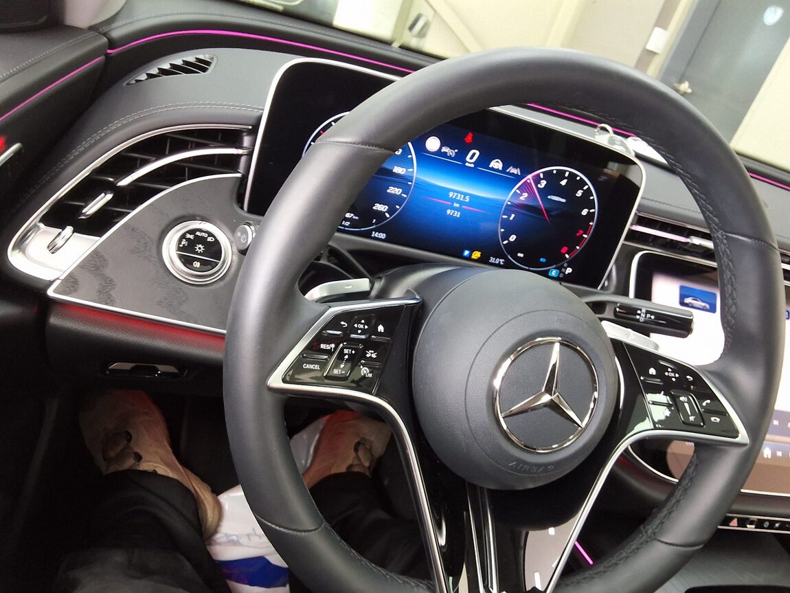 MERCEDES-BENZ E-CLASS (6TH GEN) E200 AVANTGARDE 2026 - zdjęcie 23