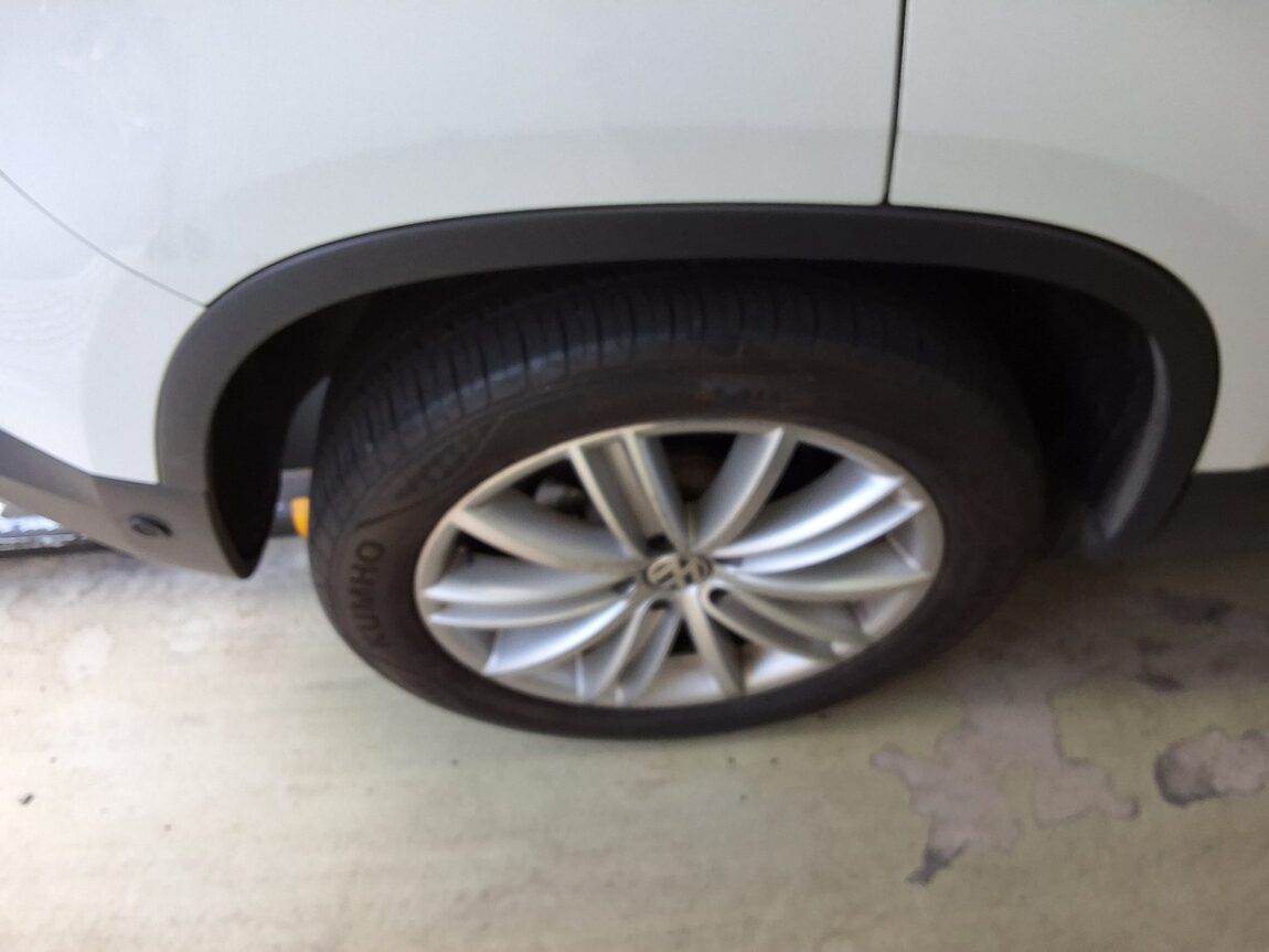 VOLKSWAGEN TIGUAN 2.0 TDI BLUEMOTION PREMIUM 2015 - zdjęcie 22
