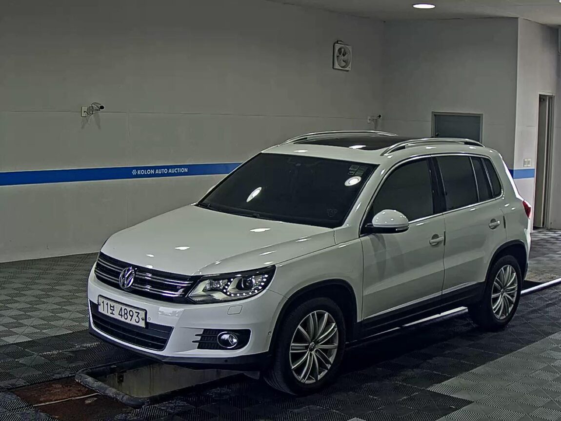 VOLKSWAGEN TIGUAN 2.0 TDI BLUEMOTION PREMIUM 2015 - zdjęcie 2