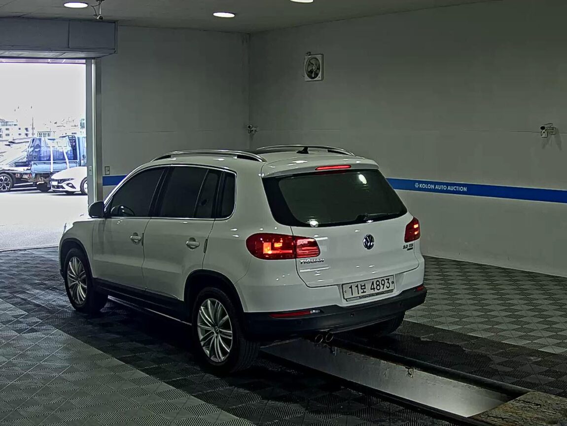 VOLKSWAGEN TIGUAN 2.0 TDI BLUEMOTION PREMIUM 2015 - zdjęcie 6