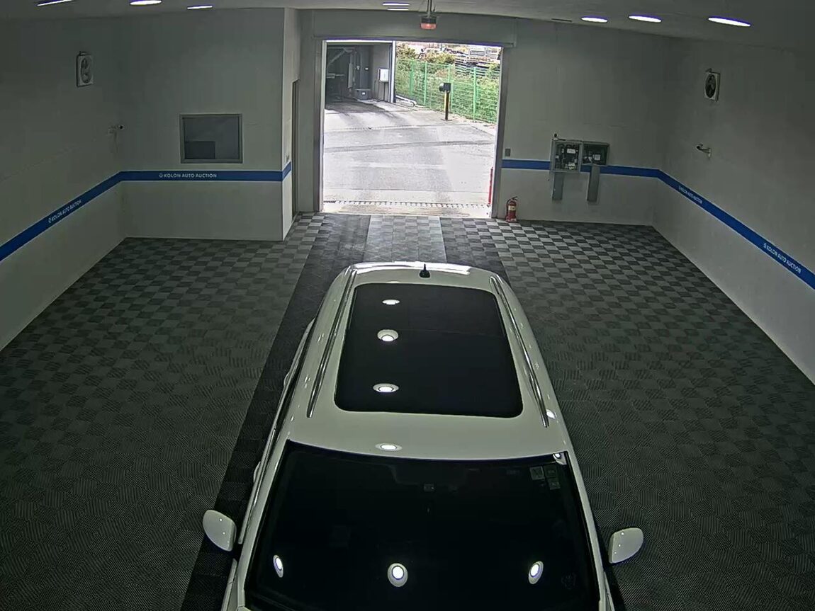 VOLKSWAGEN TIGUAN 2.0 TDI BLUEMOTION PREMIUM 2015 - zdjęcie 7