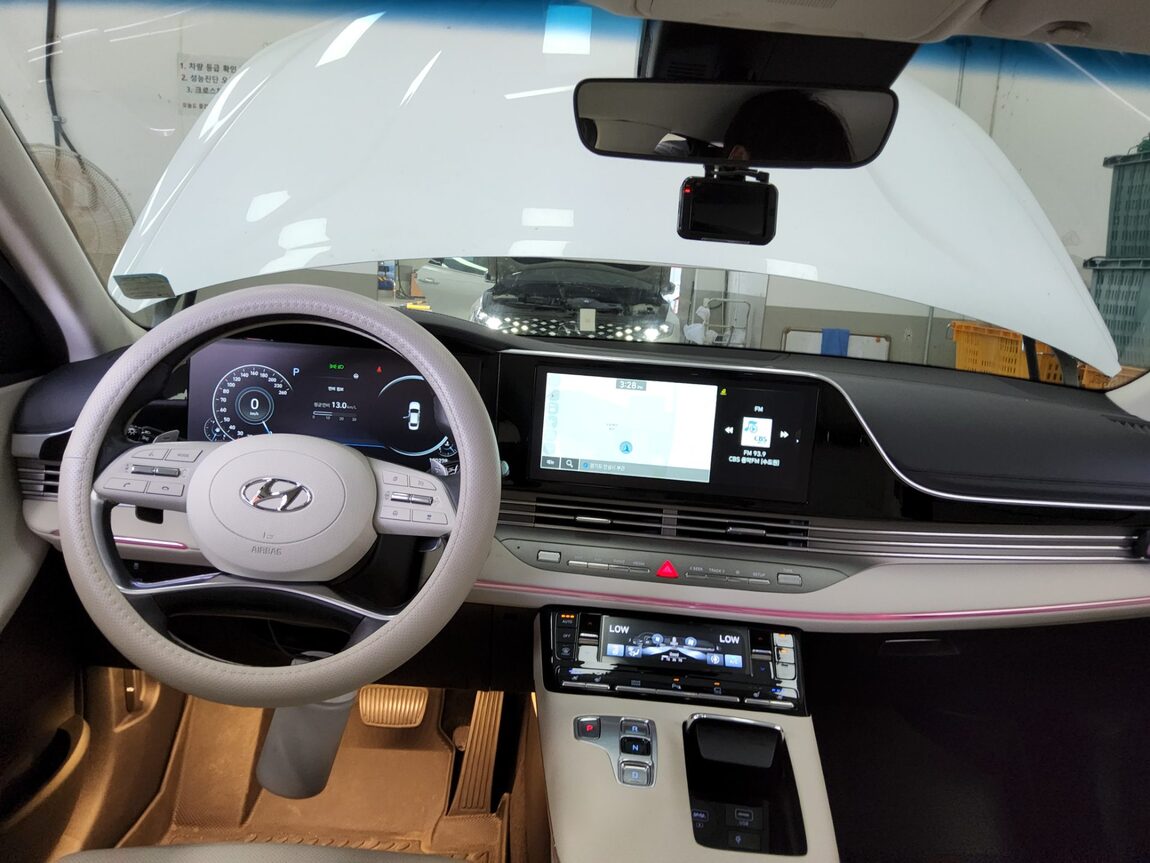 HYUNDAI THE NEW GRANDEUR IG GASOLINE 2.5 LE BLANC 2022 - zdjęcie 11