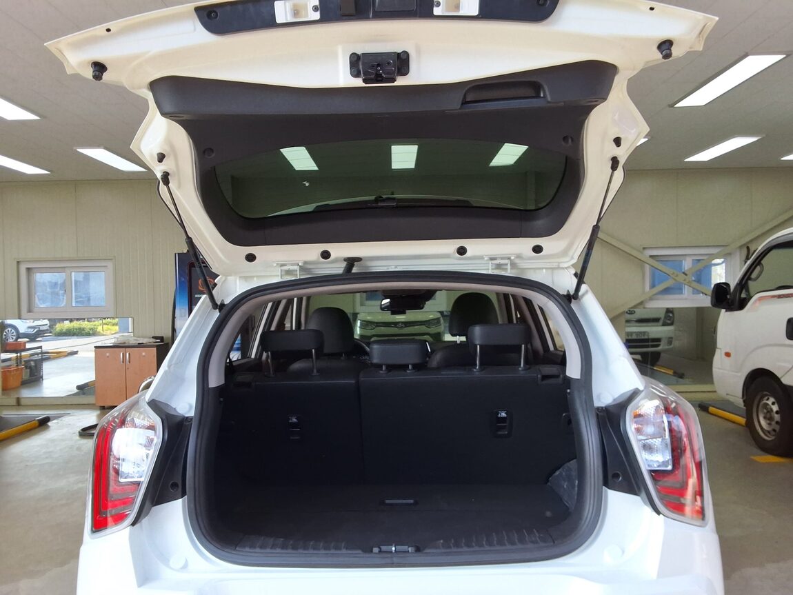KG MOBILITY (SSANGYONG) VERY NEW TIVOLI 1.5 GASOLINE 2WD V3 2022 - zdjęcie 16