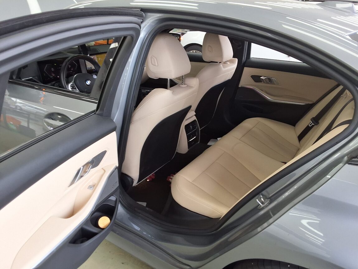 BMW 3 SERIES (7TH GEN) 320i M SPORT PACK 2024 - zdjęcie 12