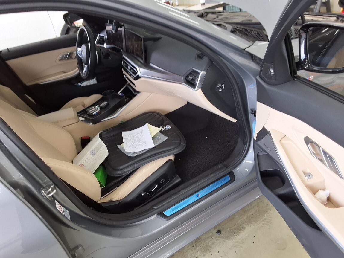 BMW 3 SERIES (7TH GEN) 320i M SPORT PACK 2024 - zdjęcie 14