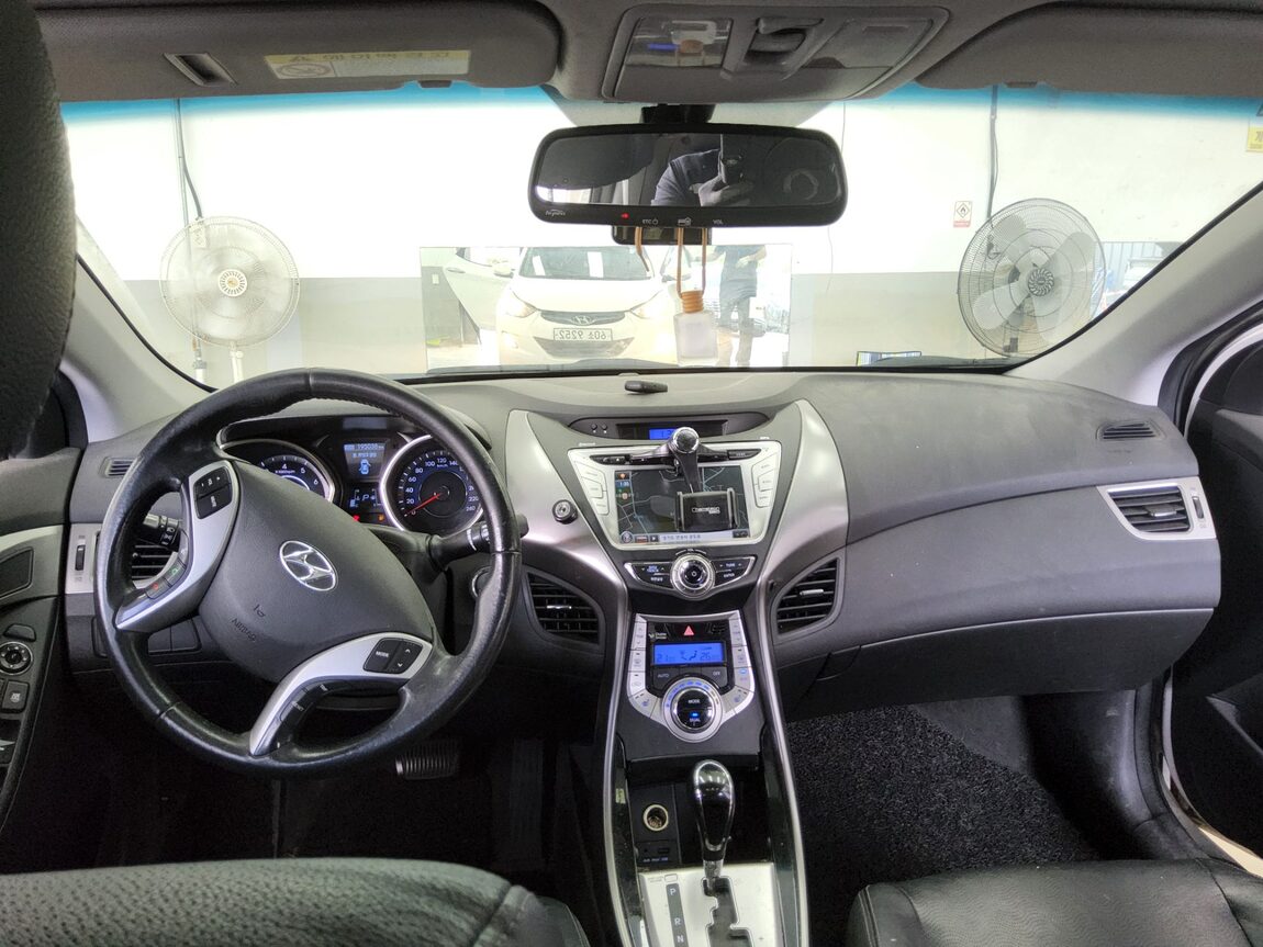 HYUNDAI AVANTE MD M16 GDi PREMIER 2012 - zdjęcie 11