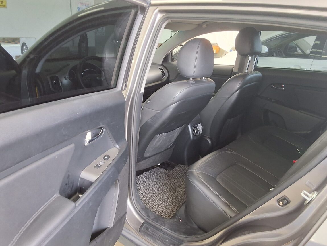 KIA THE NEW SPORTAGE R DIESEL R2.0 2WD PRESTIGE 2014 - zdjęcie 12