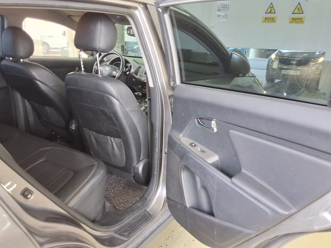 KIA THE NEW SPORTAGE R DIESEL R2.0 2WD PRESTIGE 2014 - zdjęcie 13