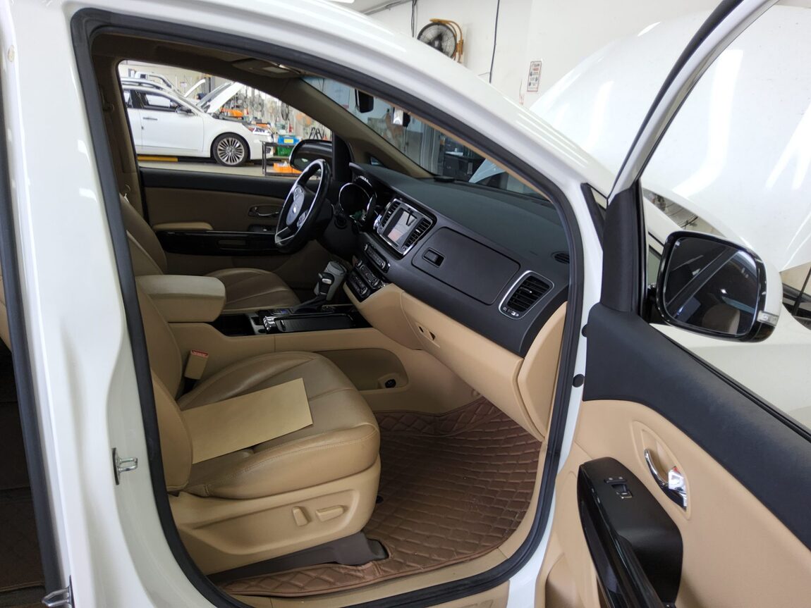 KIA ALL NEW CARNIVAL 9-SEATER DIESEL NOBLESSE 2018 - zdjęcie 14