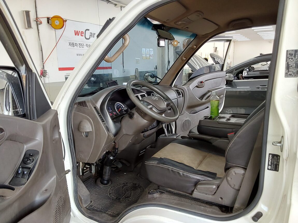 HYUNDAI PORTER II HIGH-ROOF BUILT-IN BOX TRUCK SUPER CAB 2019 - zdjęcie 10